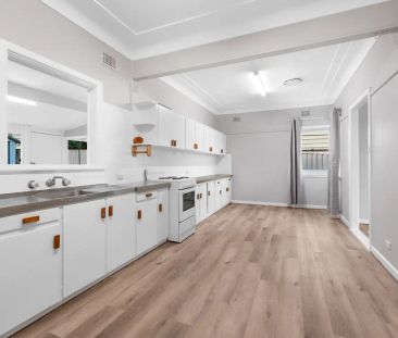 “Neat as a pin” - Photo 4