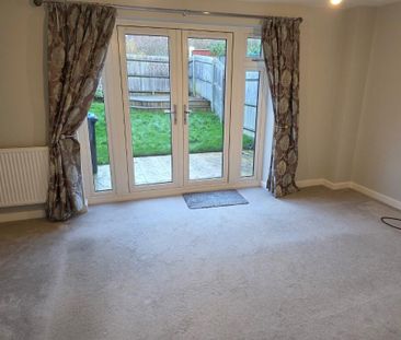 3 bedroom semi-detached house to rent - Photo 1