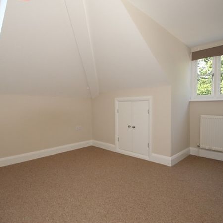 Broomhall Road, Woking - Photo 3