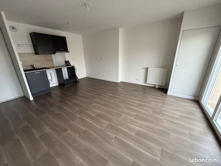 Location Appartement T2 avec parking et balcon - Photo 5