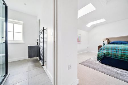 5 bedroom detached house to rent - Photo 3