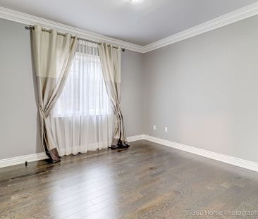 For Lease - 107 Queen Filomena Avenue, Vaughan, Ontario - Photo 2