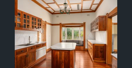 'Bay View' - Landmark Waterfront Home - Photo 5