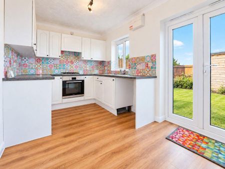 2 bedroom terraced house to rent - Photo 2