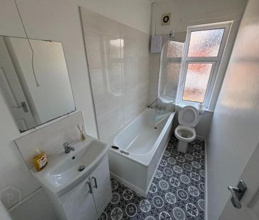 30 Ebor Drive, Belfast, BT12 6NL - Photo 5