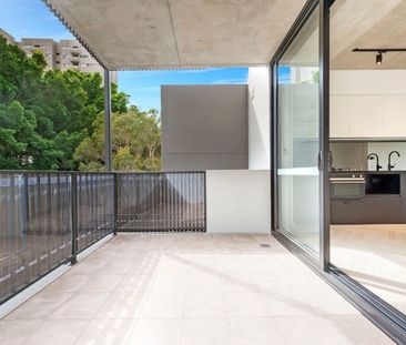 Designer Urban Living - 6 month lease ONLY - Photo 2