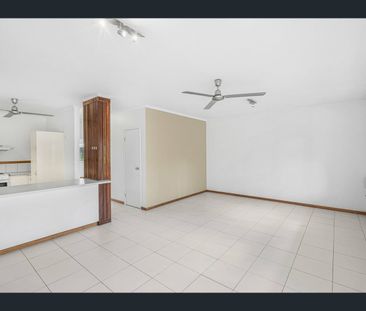 2/13 Springfield Crescent, Manoora, Qld 4870 - Photo 1