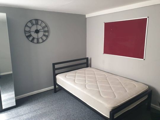 Room in a Shared House, Erleigh Road, RG1 - Photo 1