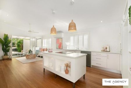 4 Bedroom Coastal Living at Its Best! - Photo 3