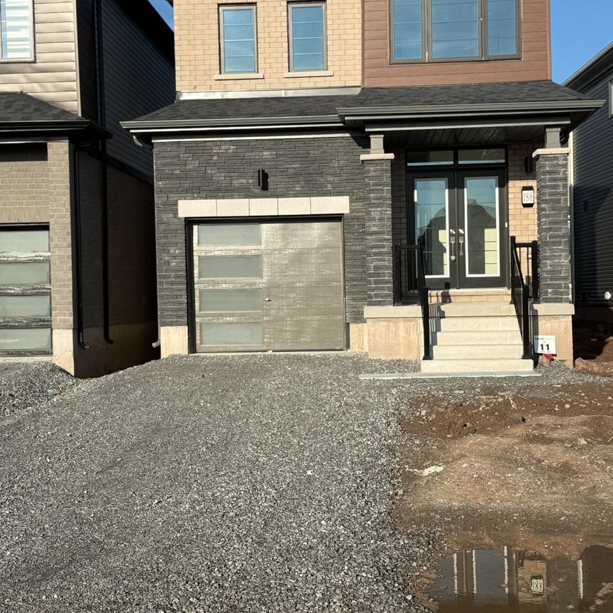 For Lease - 188 Westbridge Avenue, Welland, Ontario - Photo 1