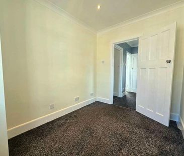 College Road, Woolston, SO19 - Photo 4