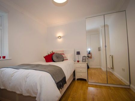 Welbeck Room 6 - Photo 5