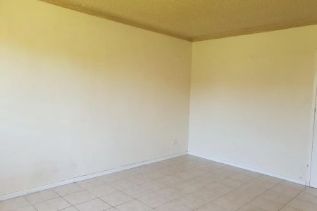 Affordable & Convenient Living in Klemzig - Photo 3