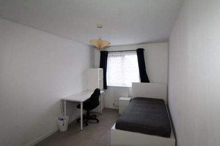Pearce Drive, Nottingham, NG8 3GX - Photo 5