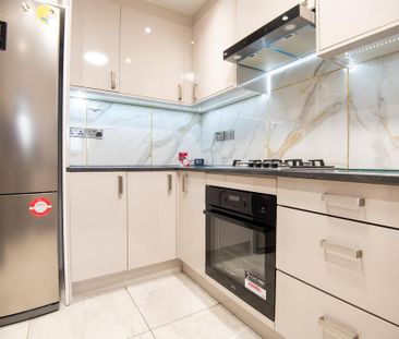 3 bedroom terraced house to rent - Photo 6