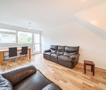 3 bedroom flat to rent - Photo 1