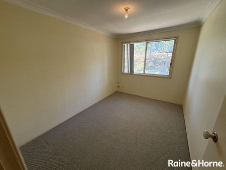 Charming Family Home - Photo 4