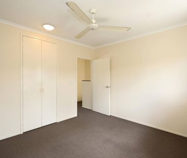 Nice Townhouse - Swimming Pool - Short walk to IGA - Photo 1