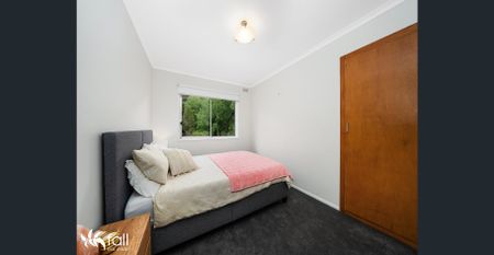 Modern, low maintenance city fringe living - Photo 3