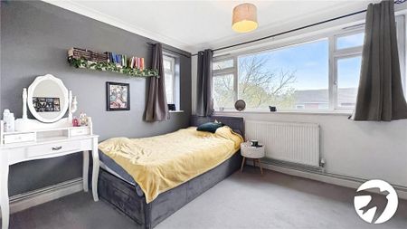 2 bedroom maisonette to rent - Photo 2