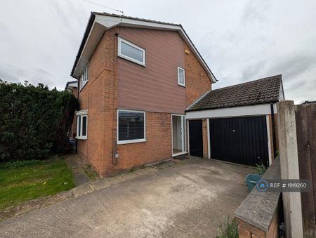 3 bedroom detached house to rent - Photo 5