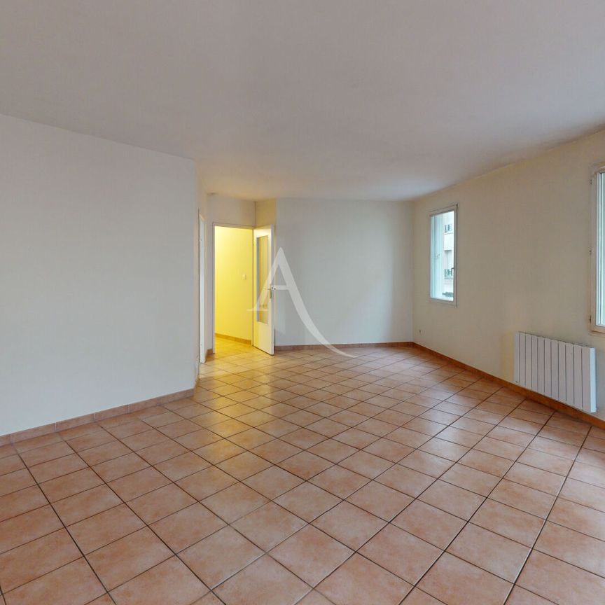 Location Appartement 3 pièces 74m² - Photo 1