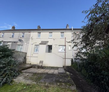 Saracen Crescent, Penryn - Photo 1