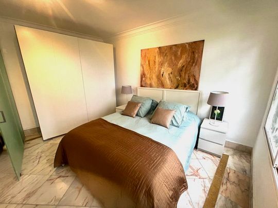 Charming 1-bedroom studio set in a historic building in the heart of Monte Estoril - Photo 1