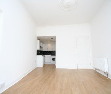 Cumbernauld Road,1 Bright Bed Unfurnished in Dennistoun, Available ... - Photo 1