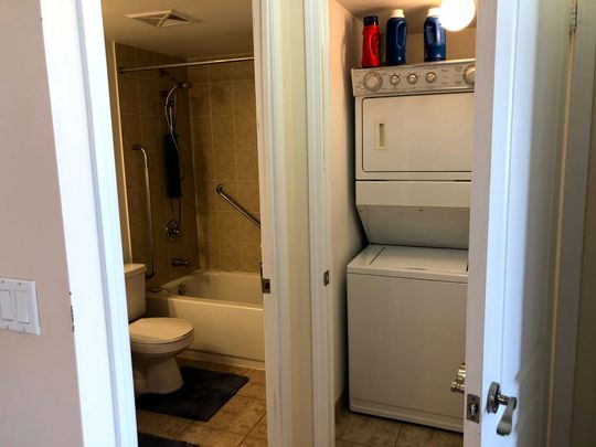 For Lease - 3650 Kingston Road Unit# 415, Toronto, Ontario - Photo 1