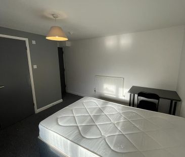 10 bedroom house share to rent - Photo 3