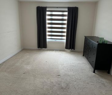 For Lease - 100 Lanark Circle Unit# #1 (Main & 2nd Floor), Brampton, Ontario - Photo 4