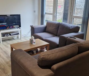 Unit 1, 21 Bridge End, Belfast, BT5 4AW - Photo 1