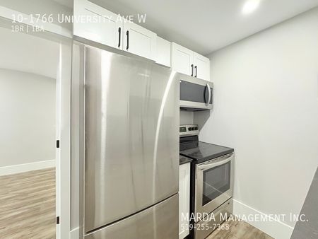 STYLISH AND RENOVATED 1BEDROOM/1BATH APARTMENT + HYDRO - Photo 3