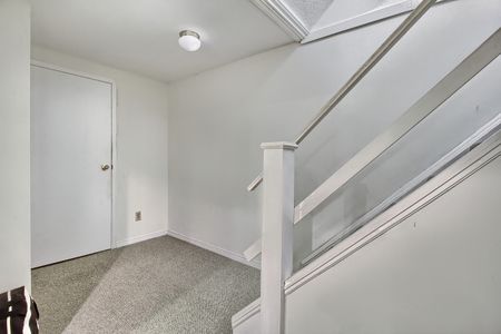 For Lease - 256 Ross Lane, Oakville, Ontario - Photo 3