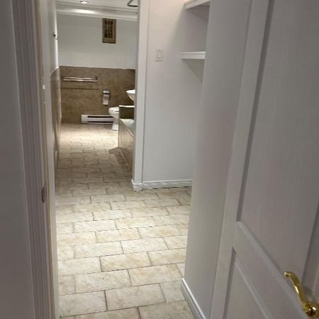 Secteur St-Sacrement , demi Sous-sol , 3,5 pcs - Photo 4