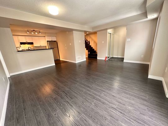 For Lease - 4975 Southampton Drive Unit# 300, Mississauga, Ontario - Photo 1