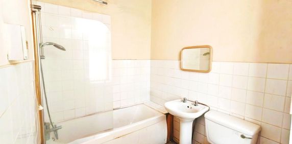 3 bedroom flat to rent - Photo 2