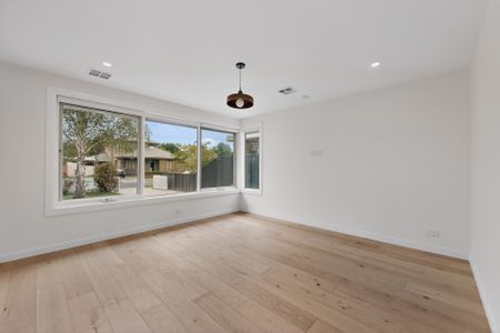 Newly renovated family comfort in the heart of Keilor - Photo 3