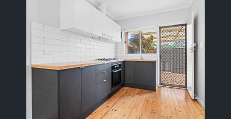 SUNLIT SPACES AND EFFORTLESS LIVING - Photo 3