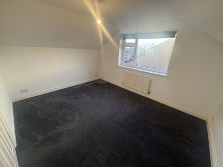 4 bedroom bungalow to rent - Photo 3