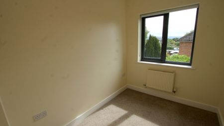 37 Griffiths Avenue, CHELTENHAM GL517AZ - Photo 5