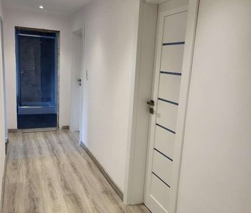 Helle, moderne 3-Zimmer-Etagenwohnung! 2022/23 komplett saniert! - Photo 3