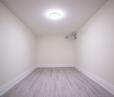 For Lease - 34B Pine Avenue, Mississauga, Ontario - Photo 2