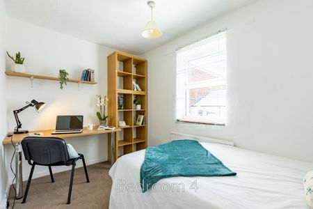 Room 1 - Photo 2