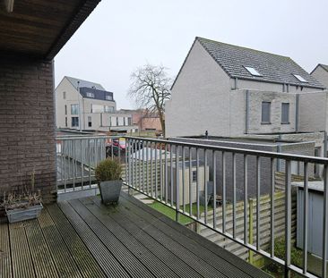 Appartement met 2 slpks, terras en autostaanplaats, centraal gelege... - Photo 2