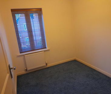 3 bedroom end of terrace house to rent - Photo 1