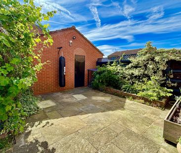 Christopher Close - Photo 4