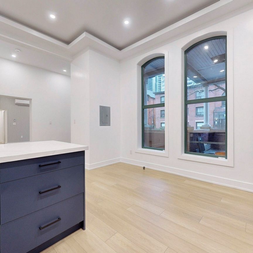 For Lease - 71 Gloucester Street, Toronto, Ontario - Photo 1