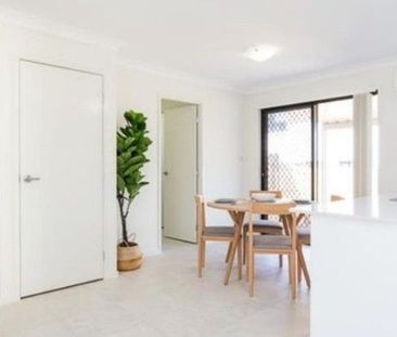 Modern 3 Bedroom Townhouse - Photo 5